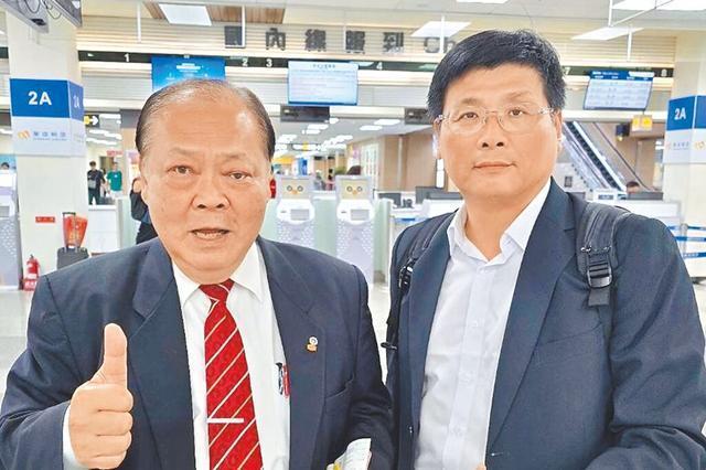 澎湖县长陈光复撞头昏迷