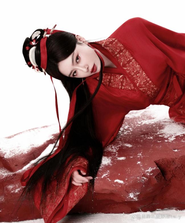 秦岚李沁王楚然美成啥了 古风造型惊艳四射