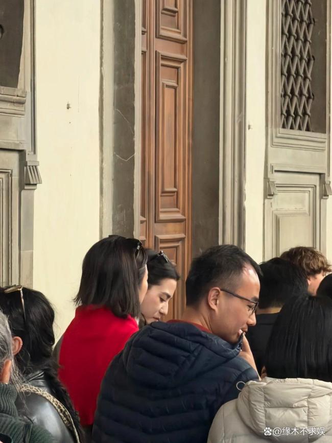 网友在意大利偶遇娜然、霍启山