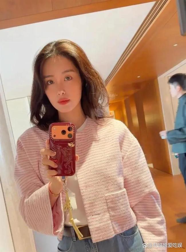 杨采钰爱妻福建过年 展现真权门的体面与温馨