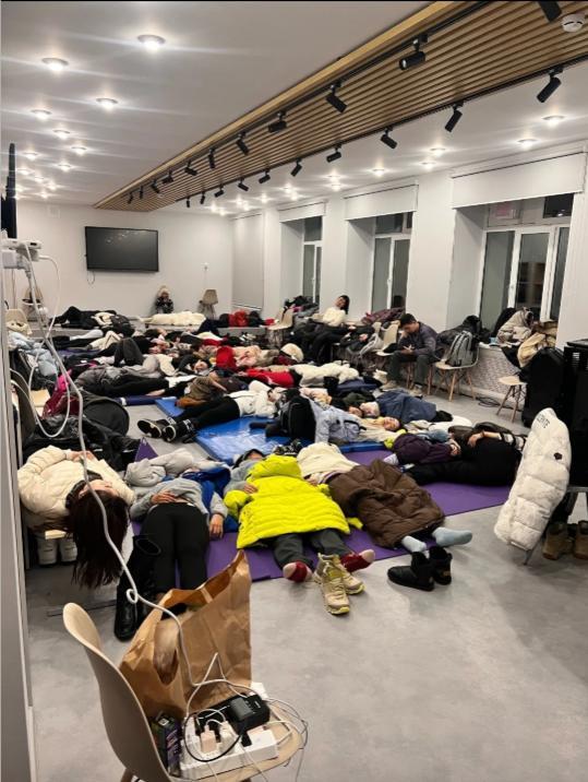 中國游客被困俄羅斯極光村超40小時 惡劣天氣致滯留