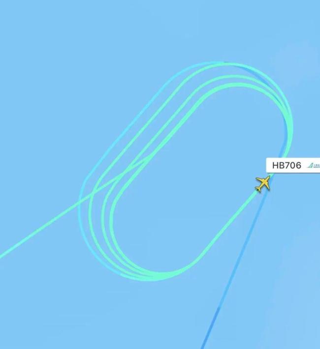 香港起飞航班到台湾盘旋多圈返航