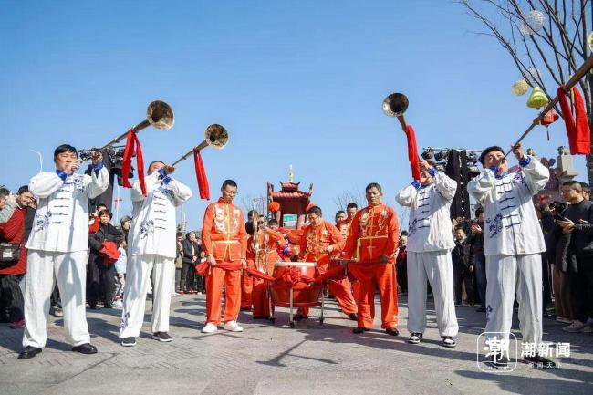 绍兴上虞曹娥里非遗展演点亮假日 古韵新风迎新春