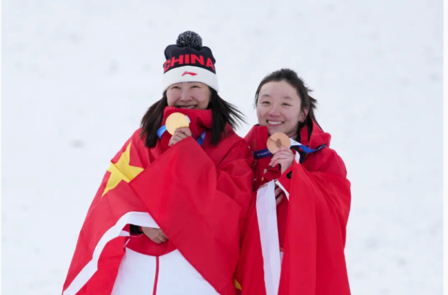 善事成双，冬奥会中国队连夺两金