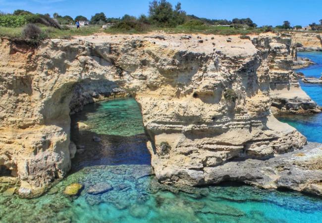 意大利“爱情拱门”已而塌了 对当地旅游业形成废弃性打击