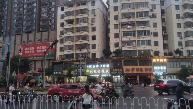 男子用AI鉴定玉石8个月收入上百万 技术与信任的桥梁