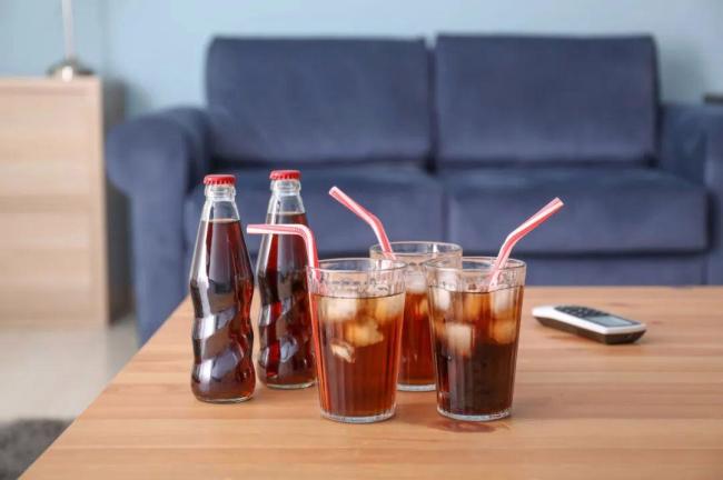 门牙上的“豁”到底是怎么来的 嗑瓜子的效果