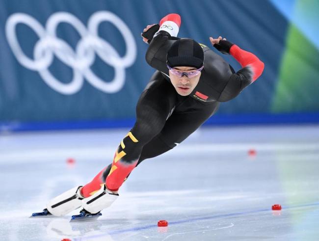 宁忠岩昂首挺胸展现中国速度 金牌梦圆米兰