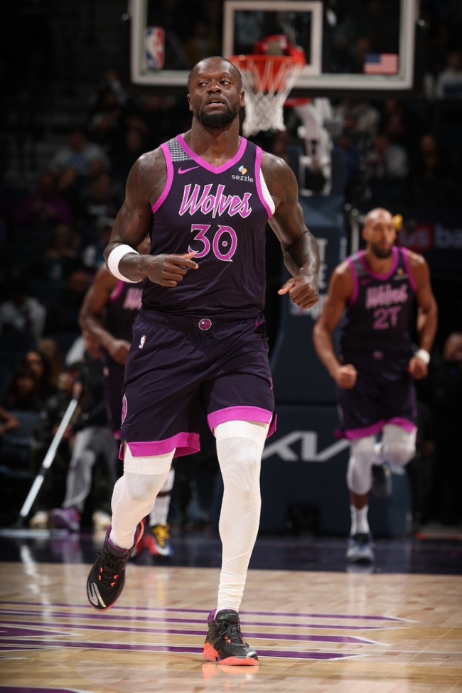 森林狼送独行侠10连败 爱德华兹40分率队获胜