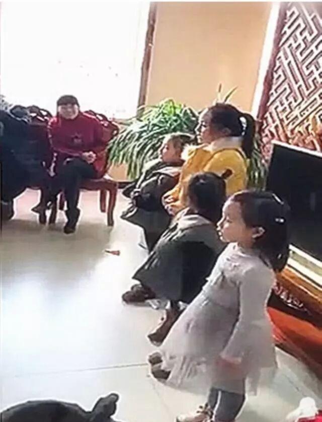 小孩姐拜年祝外公外婆早生贵子