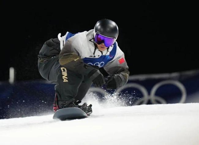 滑雪比赛为啥非得带手机 通讯与音乐的必需品