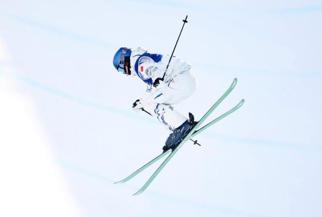 李方慧夺女子U型场地银牌 中国双姝闪耀米兰