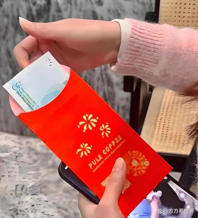 景区“财神”撒真钱合适吗 传统与安全并重