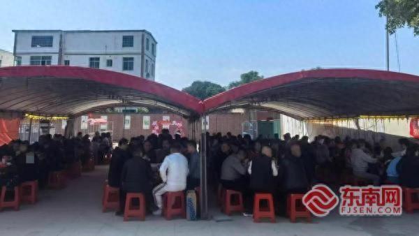 福建东阳进士古村年夜饭温情开席