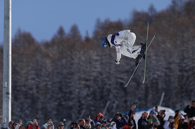谷爱凌金牌！中国队包揽女子U型池金银 创造境外冬奥最佳成绩