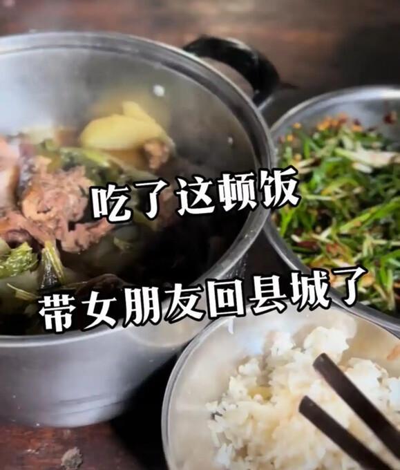 女子跟男友回老家看到木棍梯子惊呆 现实与想象的落差