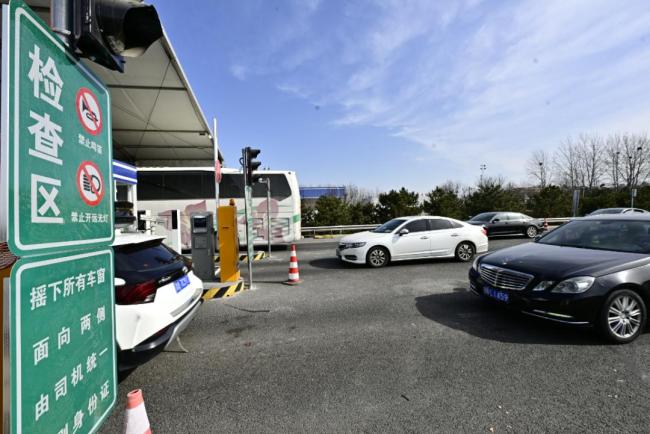 近6万辆车抵京 通州交警全力保障畅通