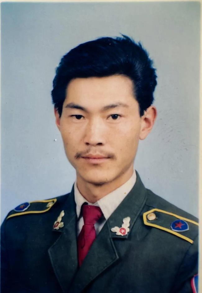 警号408015 突然被点名 致敬42年坚守