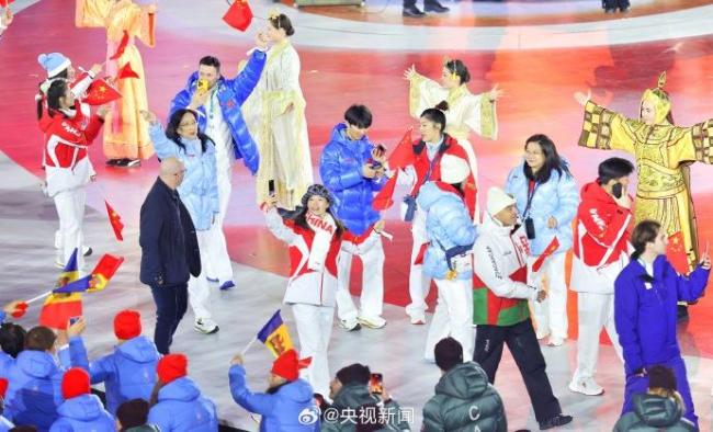 中国红闪耀米兰冬奥闭幕式