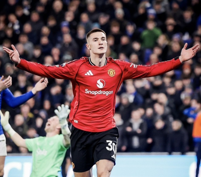 足坛一夜动态:曼联1-0埃弗顿!皇马回复中国球迷 拉总再谈梅西离队