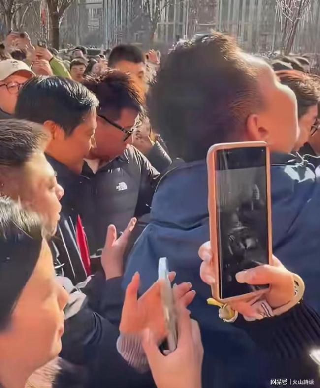 员工回应雷军发红包 新年开工大吉