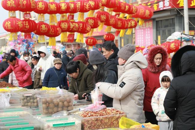 年轻人的过年方式变了不是坏事 消费逻辑升级焕新年味