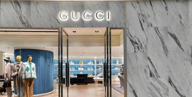 连跌30个月！降价、裁员、拟关店100家，又一奢品巨头卖不动了？ 百年品牌陷入困境