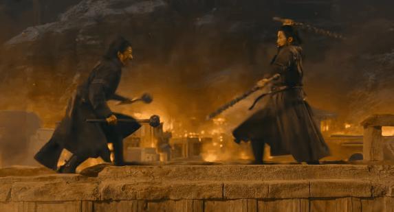 《镖东说念主：风起大漠》为何能逆袭 真打实干显矛头