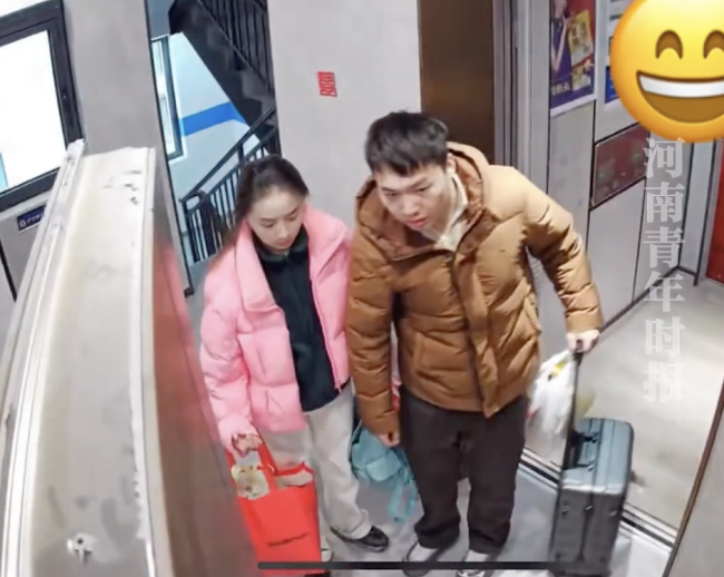 小夫妻过年后回家发现家门大开