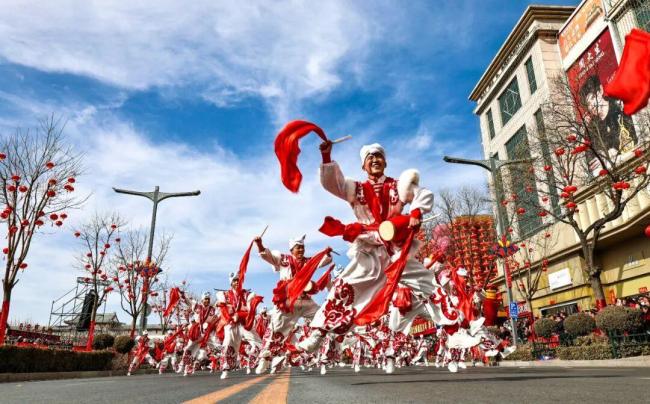 一组数据看热气腾腾中国年 榆林秧歌展演热闹非凡