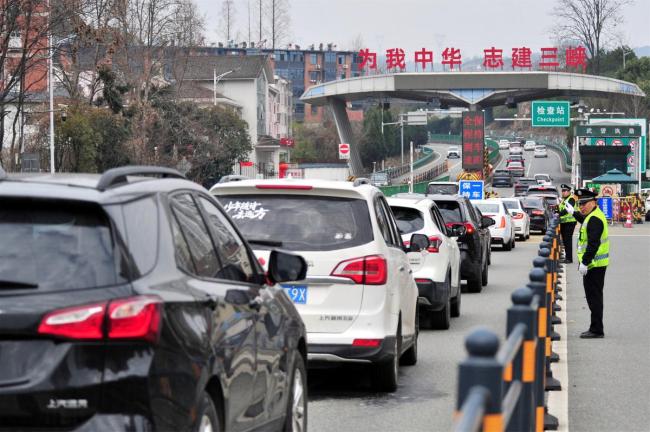 春运高速堵车你遇到过吗 攻略失效的“龟速之旅”