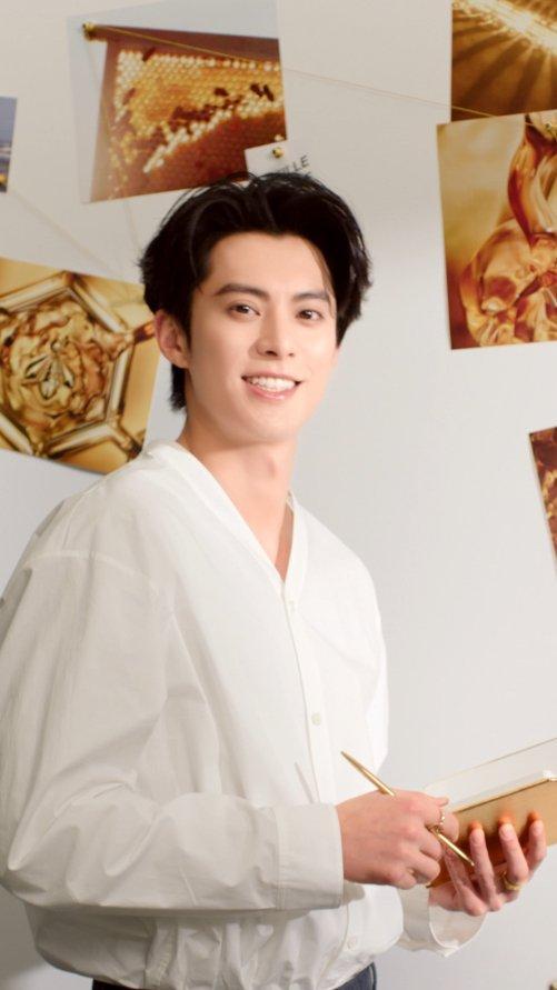 王鹤棣眼神杀 鲜活灵动的眼神暴击