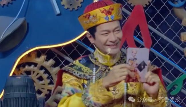 64岁江华商演暴瘦引网友担忧 健康状况受关注