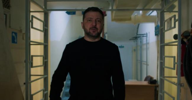 泽连斯基首次展示所使用地下掩体 揭秘战争初期避难所