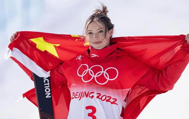 谷爱凌访谈中称自己应算是北京人 奶奶与妈妈都有比赛精神!