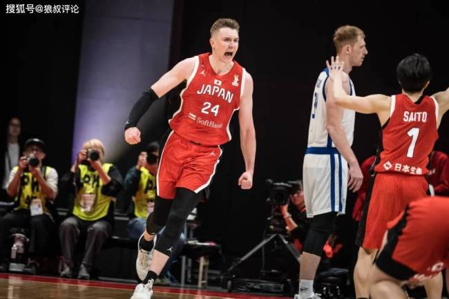 媒体人：日本男篮最大的隐患依旧在内线 对霍金森和边极其依赖 内线依赖难题待解