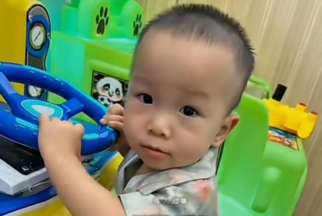 广东1岁男童春节探亲时走失