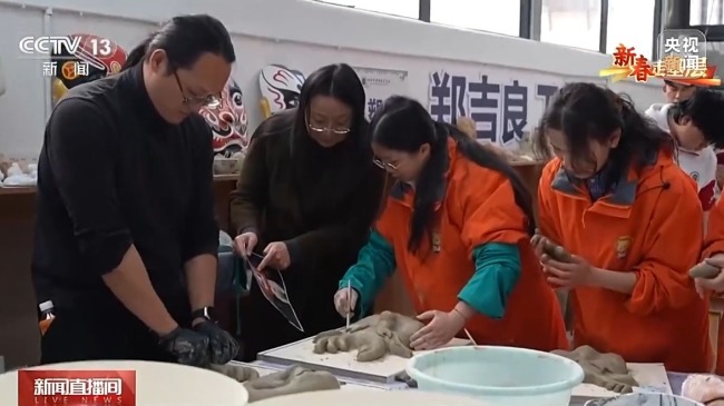 舞出精气神!他带年轻人“接棒”非遗传承