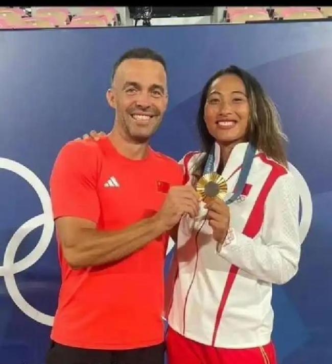 郑钦文与里巴分道扬镳引球迷炮轰