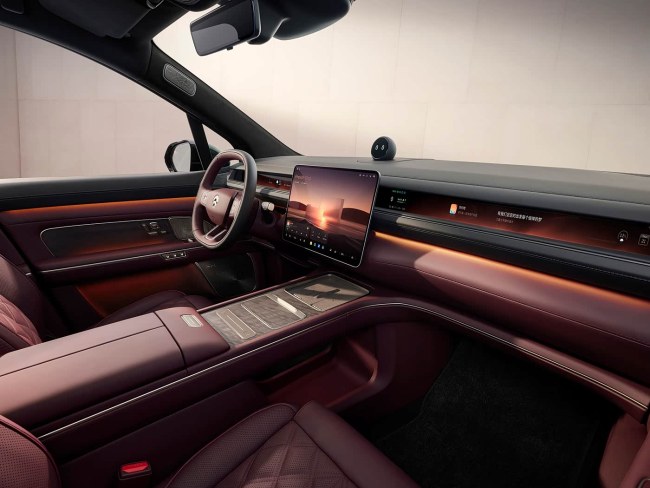 手机存储芯片3个月暴涨超300% 汽车内存供应告急