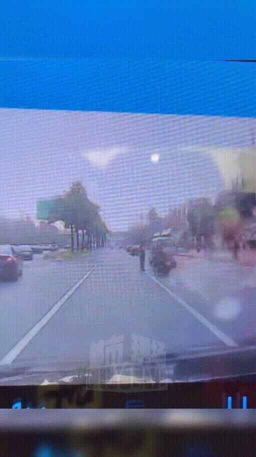 官方通报摩托车与执勤交警发生碰撞 事故详情公布