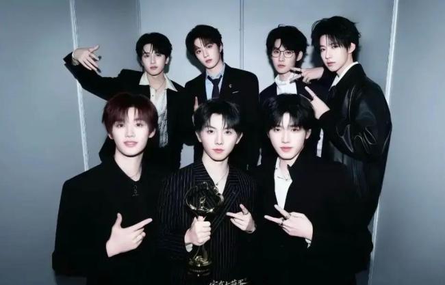 TOP登陆少年组合米兰时装周应援 品牌长期合作伙伴的崛起_娱乐频道_中华网