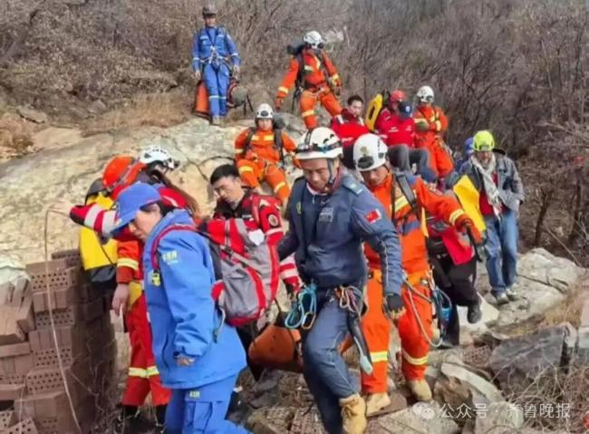 一家4口爬山妻子失联后身亡 悬崖下发现遗体