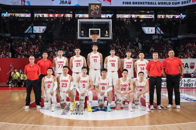 扎心的热搜！张镇麟成中国男篮仅有的失意者，1大关键远超5项挂零 低迷表现引争议