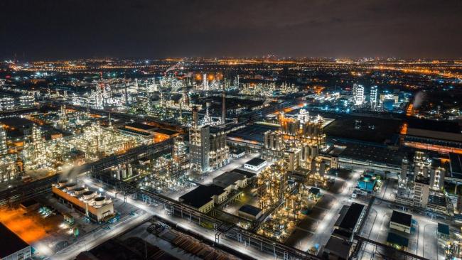 奔驰东说念主生3带动多地文旅花消 工业好意思景成新宠