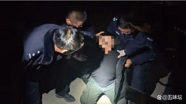 男子洗劫金店已被刑拘 十小时速破案