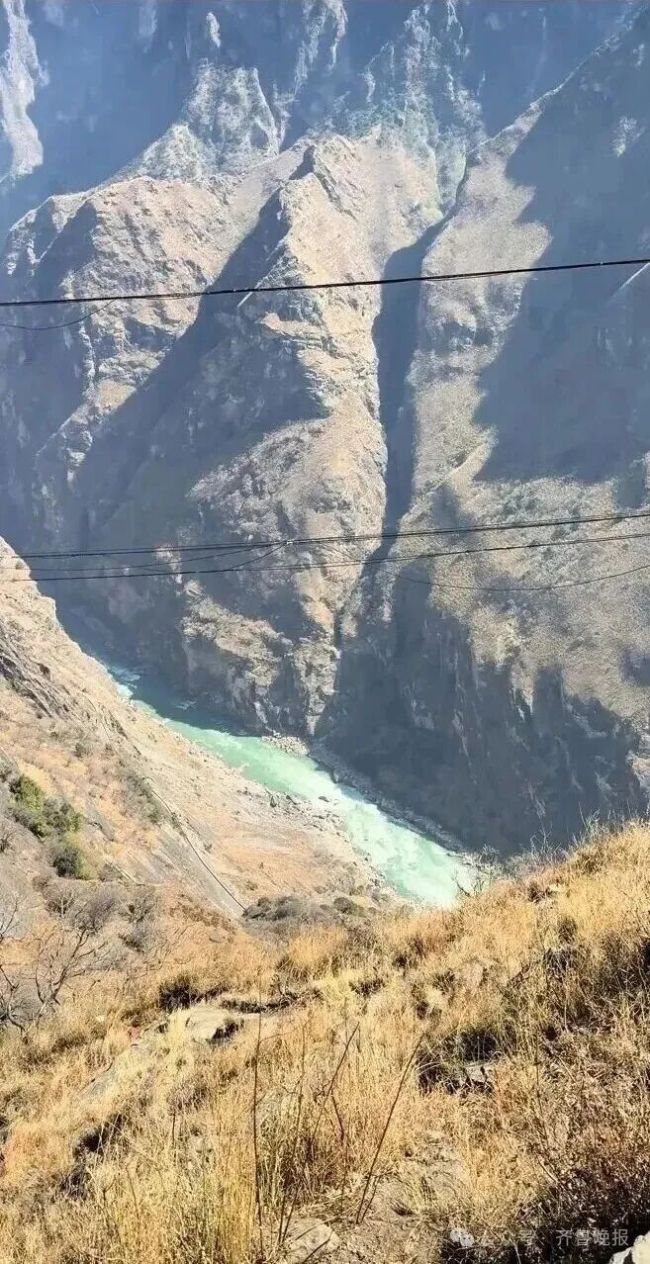 男童坠崖区域未开发不允许游客进入 悲剧发生在封闭管理区