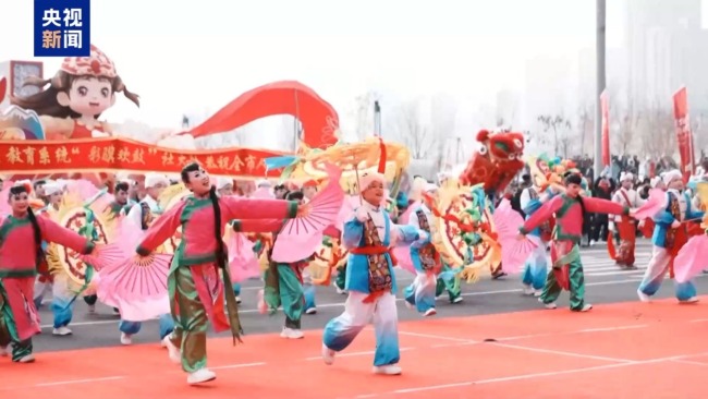 歌舞+社火+花车 乌鲁木齐元宵节氛围感拉满