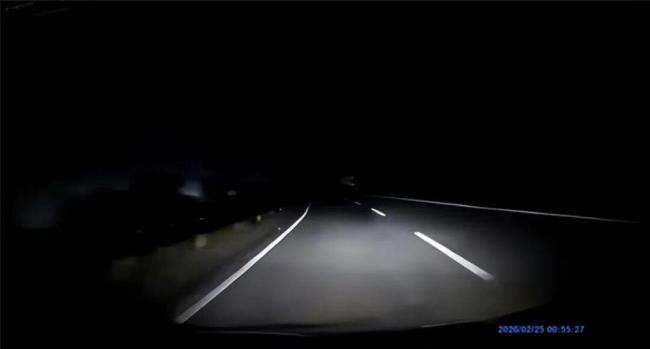 语音指令识别错误，夜间高速关大灯?领克致歉:已更新，行驶状态只能手动关闭
