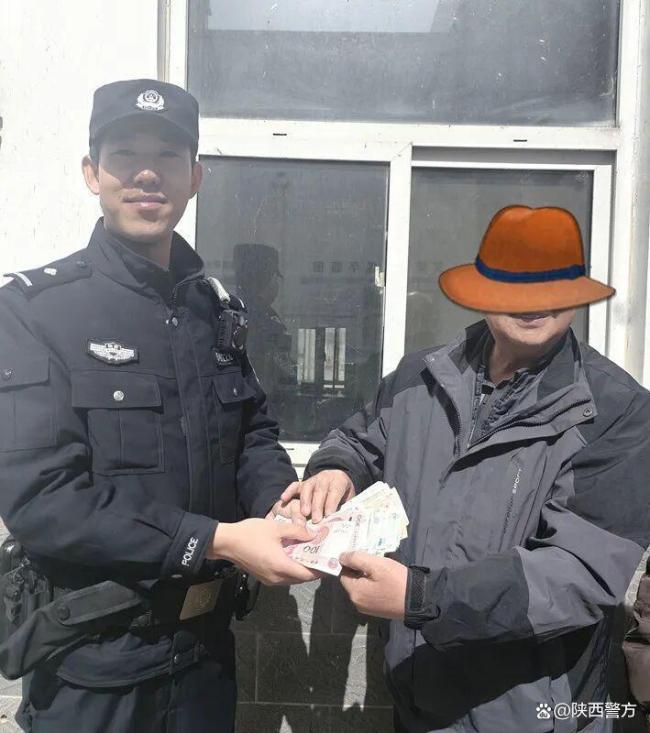 男子藏“私房钱”的旧鞋被丢弃 警方协助找回